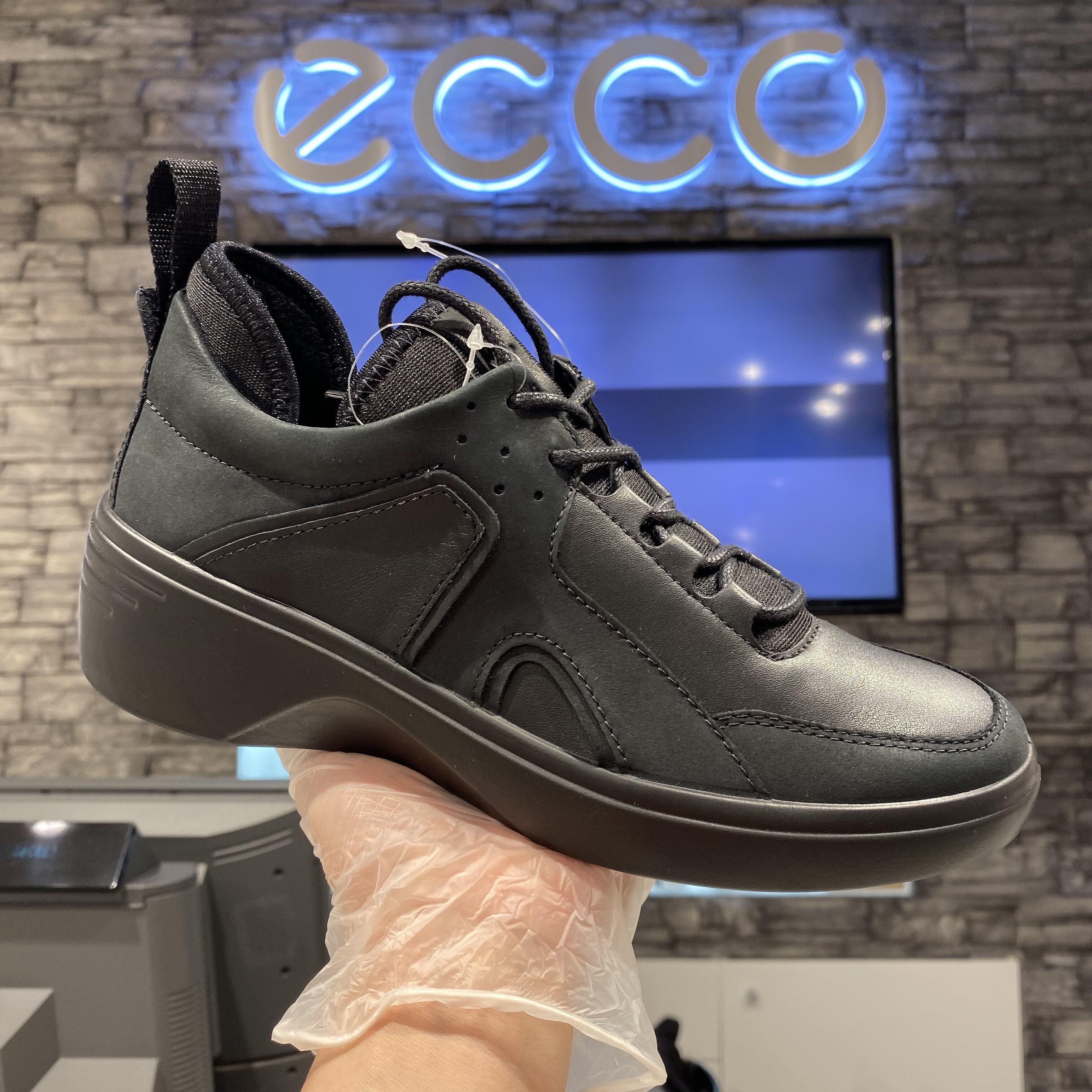 ecco爱步女士运动鞋秋季新款牛皮坡跟休闲鞋柔酷时尚休闲鞋