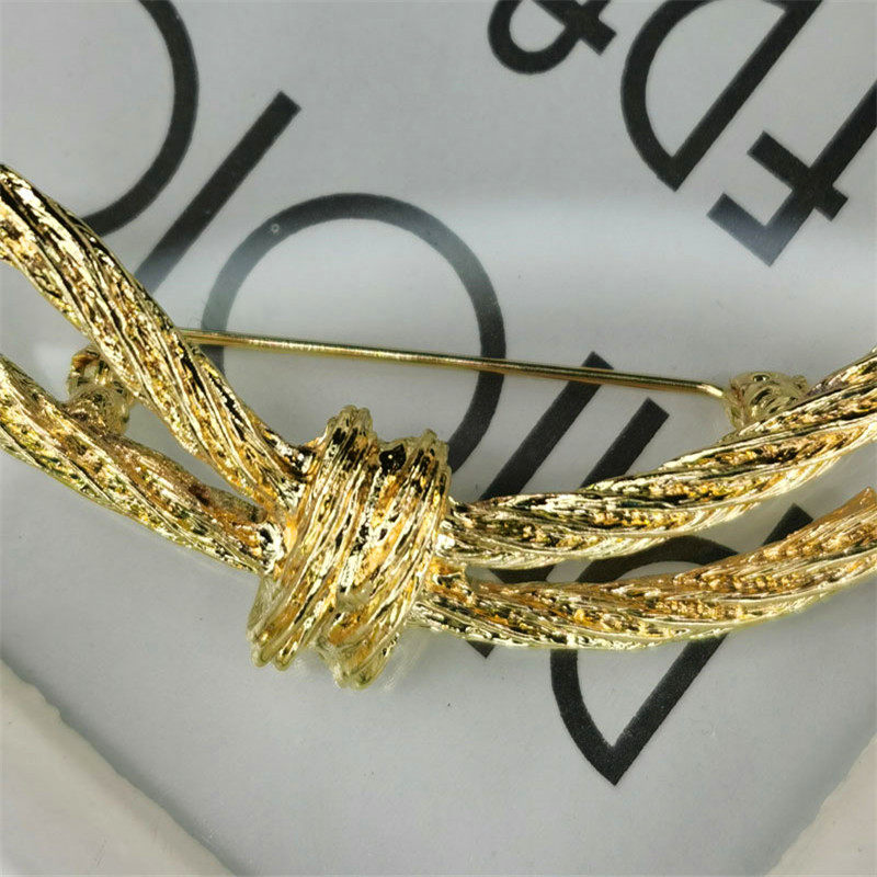 光辉新款合金镀金全新新饰界欧美饰品古董流线型胸针