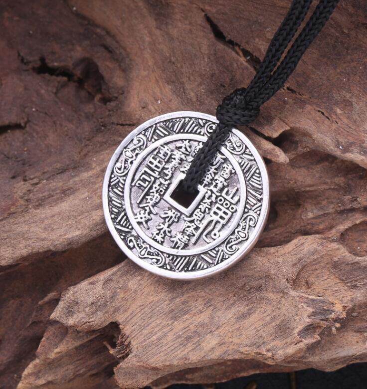 复古八卦铜钱吊坠男女女款项坠银色平安护身符项链