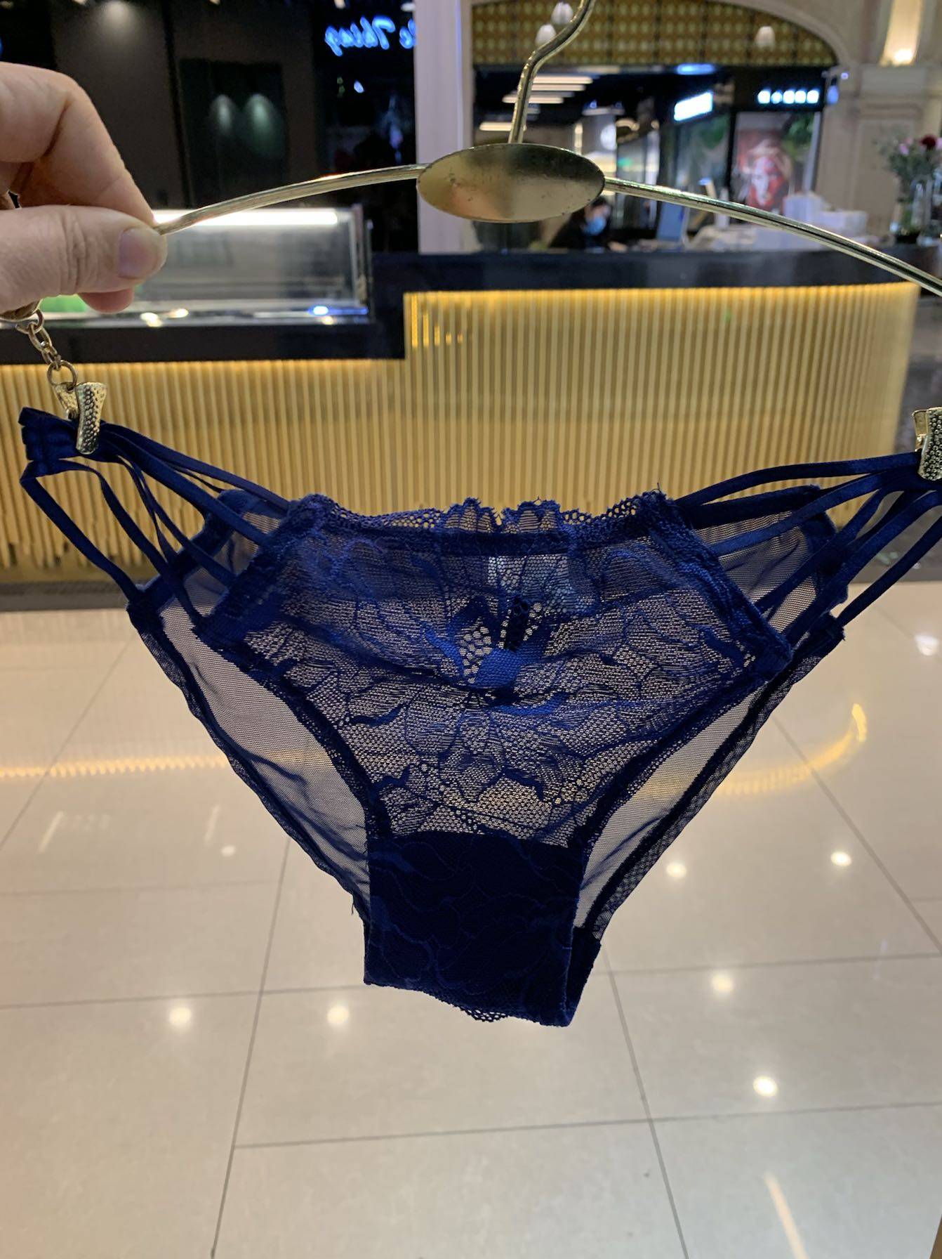 纯棉女士性感三角内裤夏季透气红色火辣提臀女三角裤