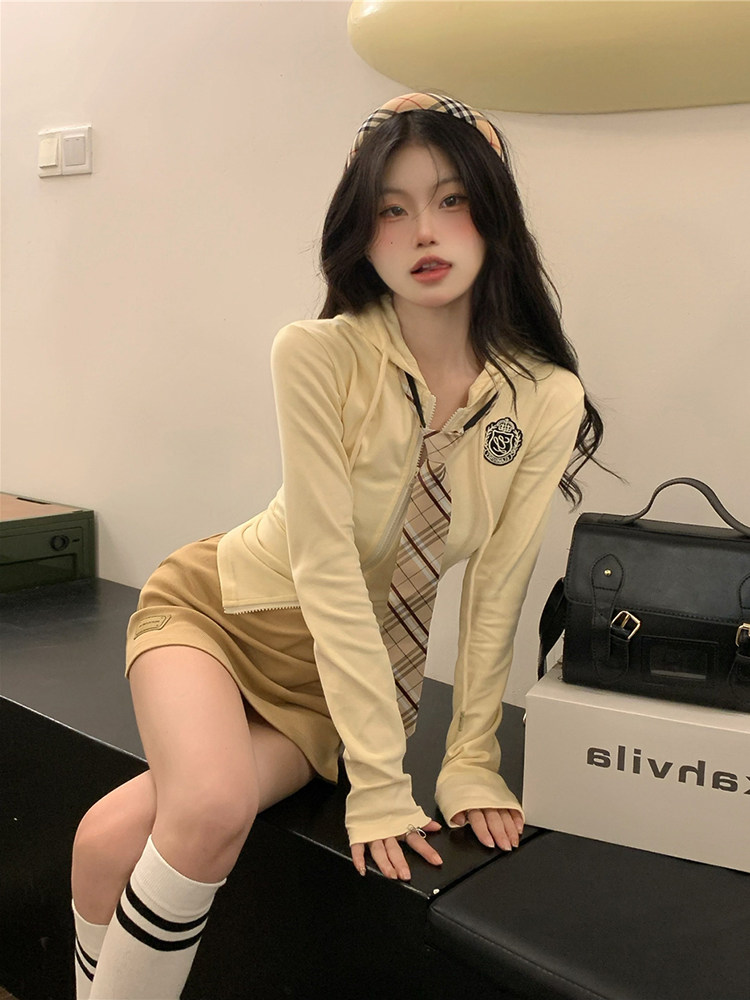 东城帽长两件半身衣包袖上风连女高学院套装时尚套装