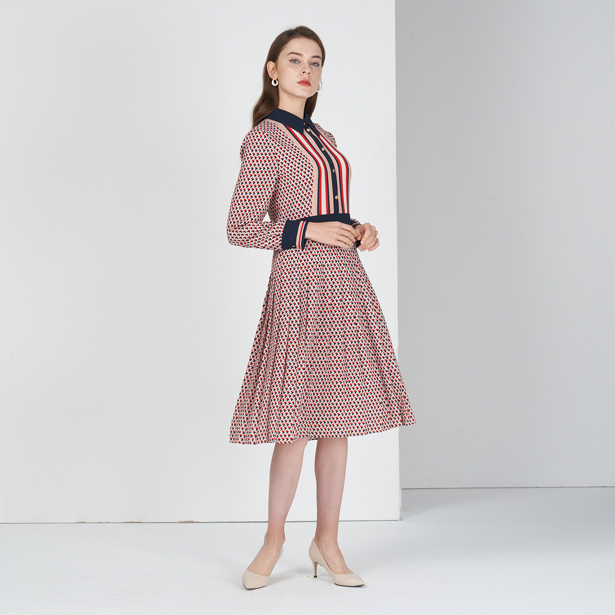 scofield女装2021年春季新款几何印花撞色连衣裙