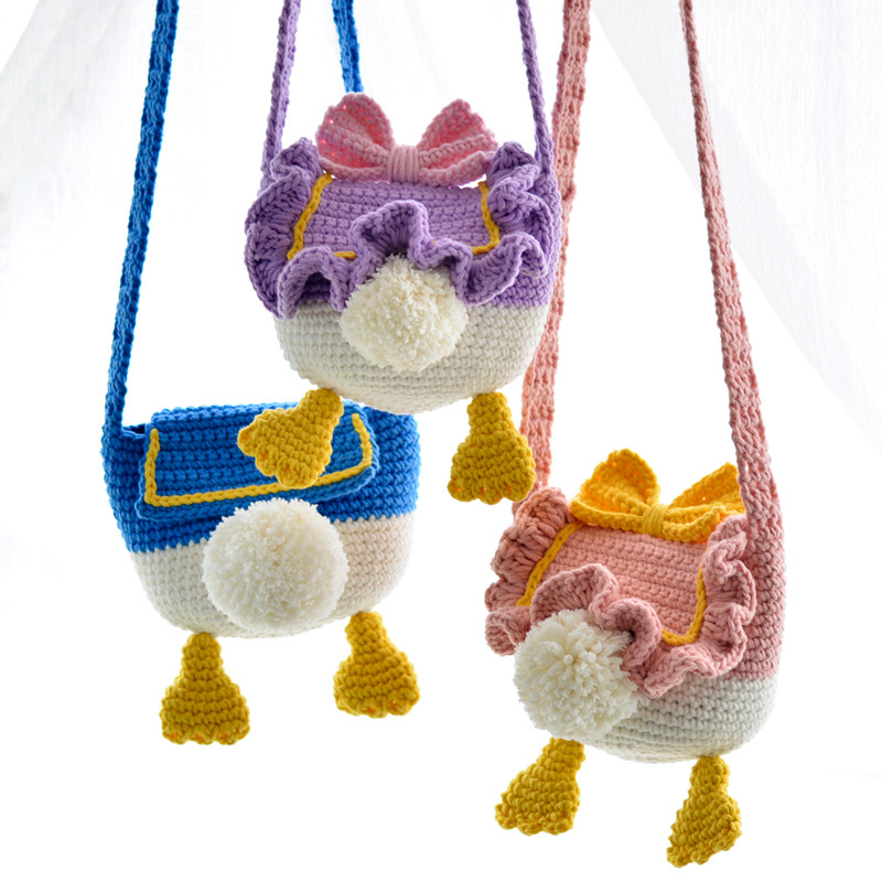 小鸭屁屁包手工编织包包卡通公主斜挎包钩针毛线diy材料包玩偶