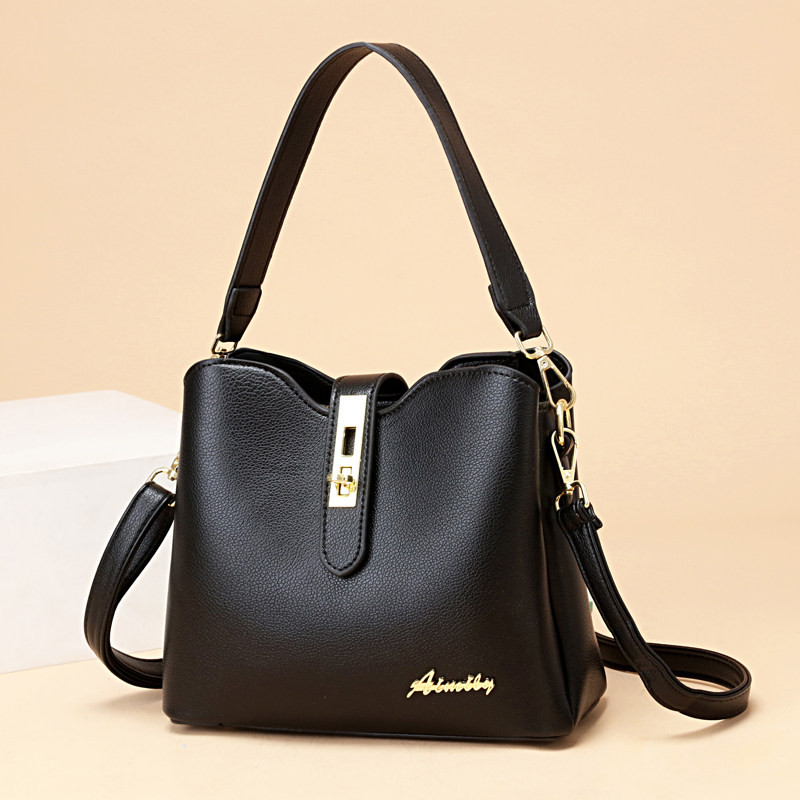 适合中青年女人用的手提包25-30-35-40-45-50岁妈妈单肩斜垮包包水桶