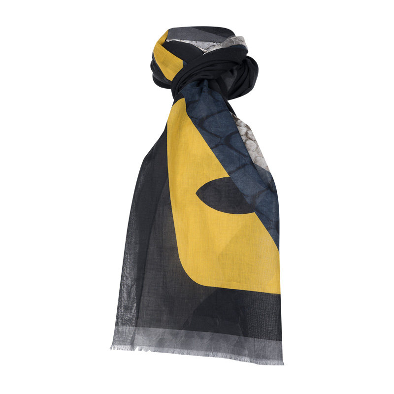 fendi芬迪小怪兽印花图案披肩围巾男女秋冬降价围巾