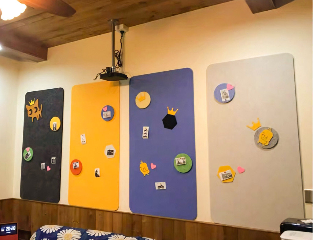 墙贴彩色毛毡沙发背景墙自粘墙纸卧室装饰房间墙贴