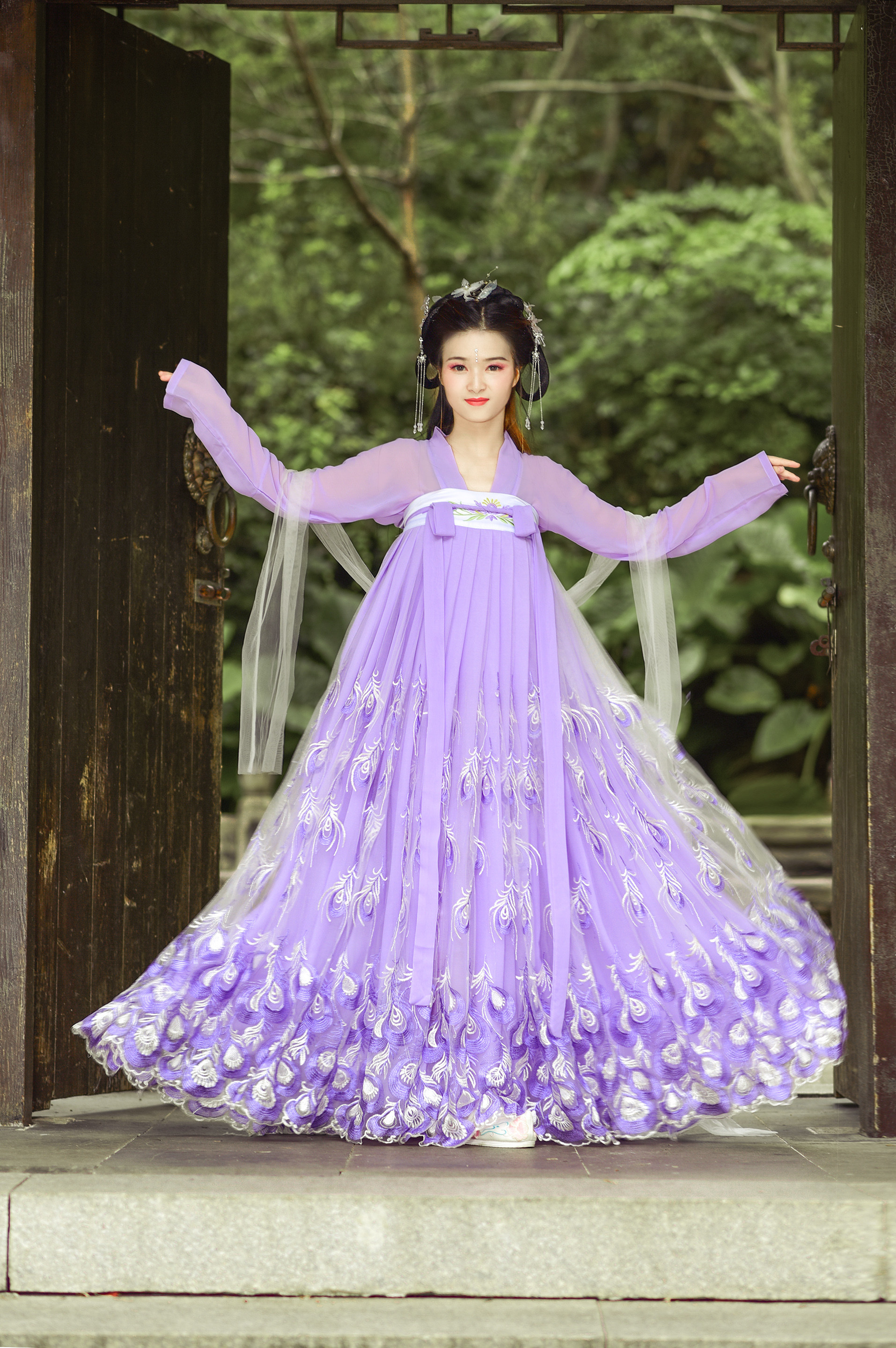 汉服特价古装凤尾秋款大学生中国国风汉元素刺绣民族服装