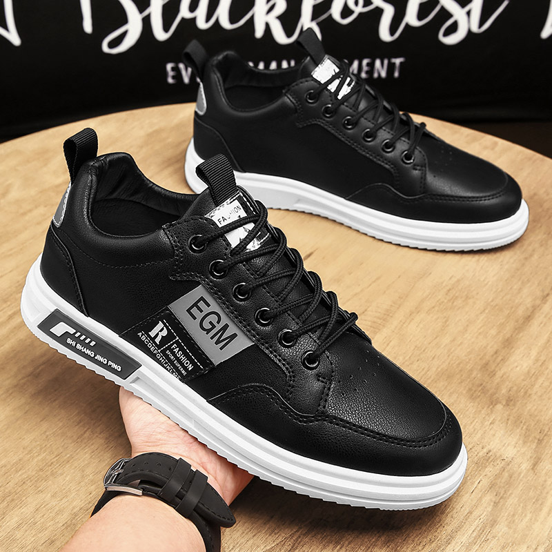 2022新款夏季男鞋潮流运动黑色板鞋透气防水防滑上班休闲皮鞋潮鞋