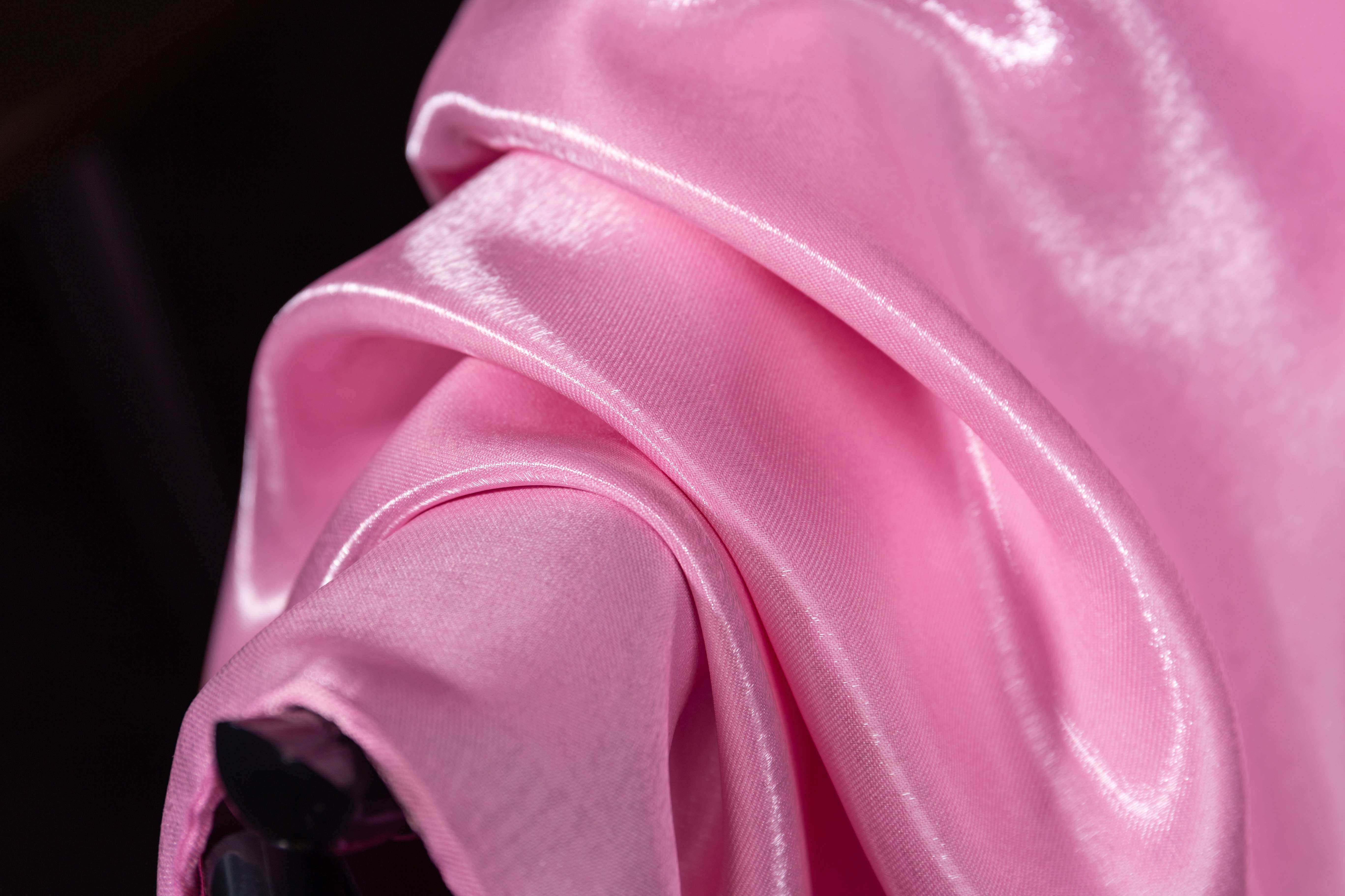 布料丝缎面料粉色高光琉璃光水光光泽水晶高档海绵垫