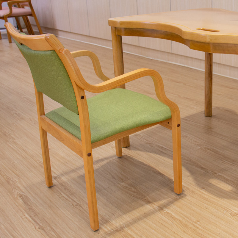 保椿新款老化家具曲木扶手养老院椅子实木餐桌餐椅