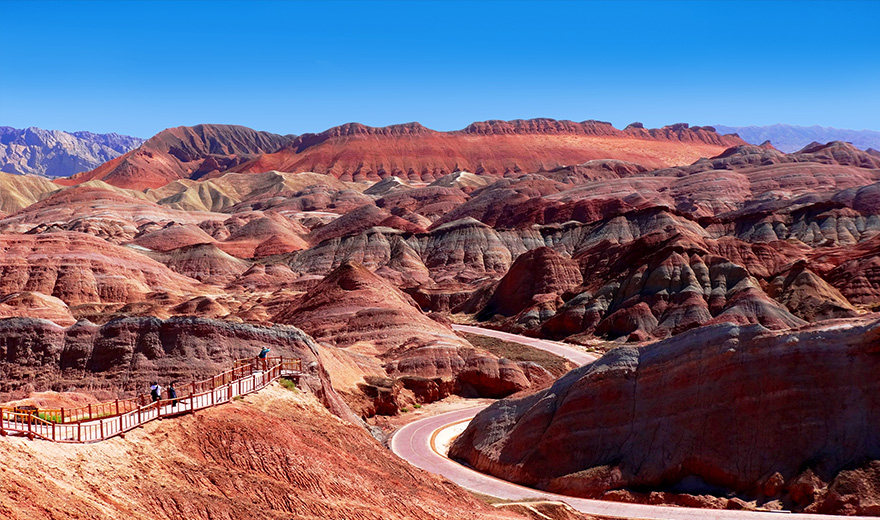 张掖包车旅游七彩丹霞冰沟平山湖大峡谷马蹄寺军马包车按日包车