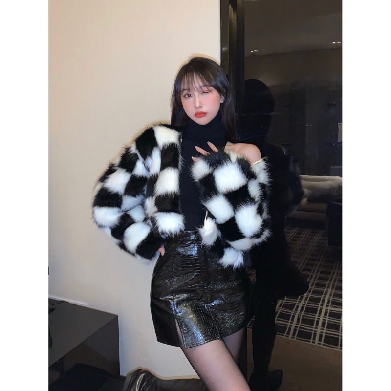 棋盘格子短款外套女装秋冬加厚2021年新款小香风名媛气质毛绒上衣