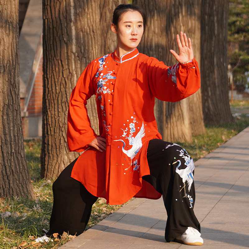 新款太极武术练功刺绣春蕾中长版型表演太极服