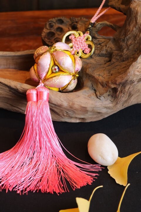 徐州马庄香路路通手工汽车挂饰衣柜刺绣香囊香包