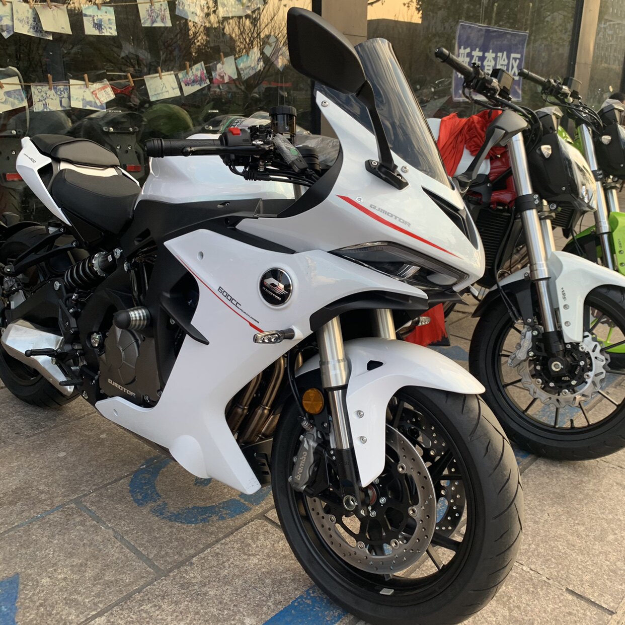 适用于钱江600rrqjmotor改装加高风挡竞技挡风玻璃摩托车前挡风