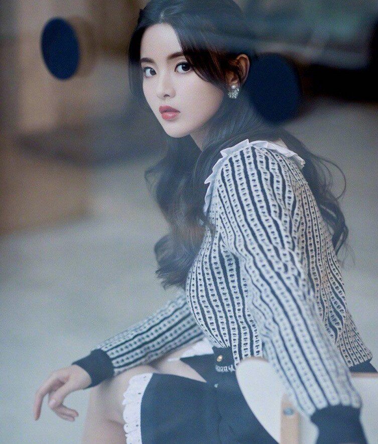 杨超越半身花边蕾丝复古针织衫毛衣荷叶连衣裙