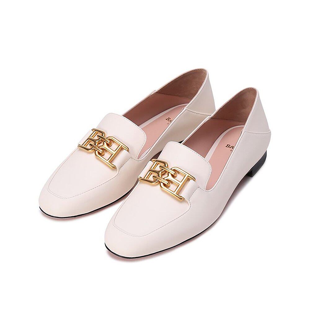 香港便鞋平底脚蹬一脚女士乐福搭扣直发金属乐福鞋豆豆鞋