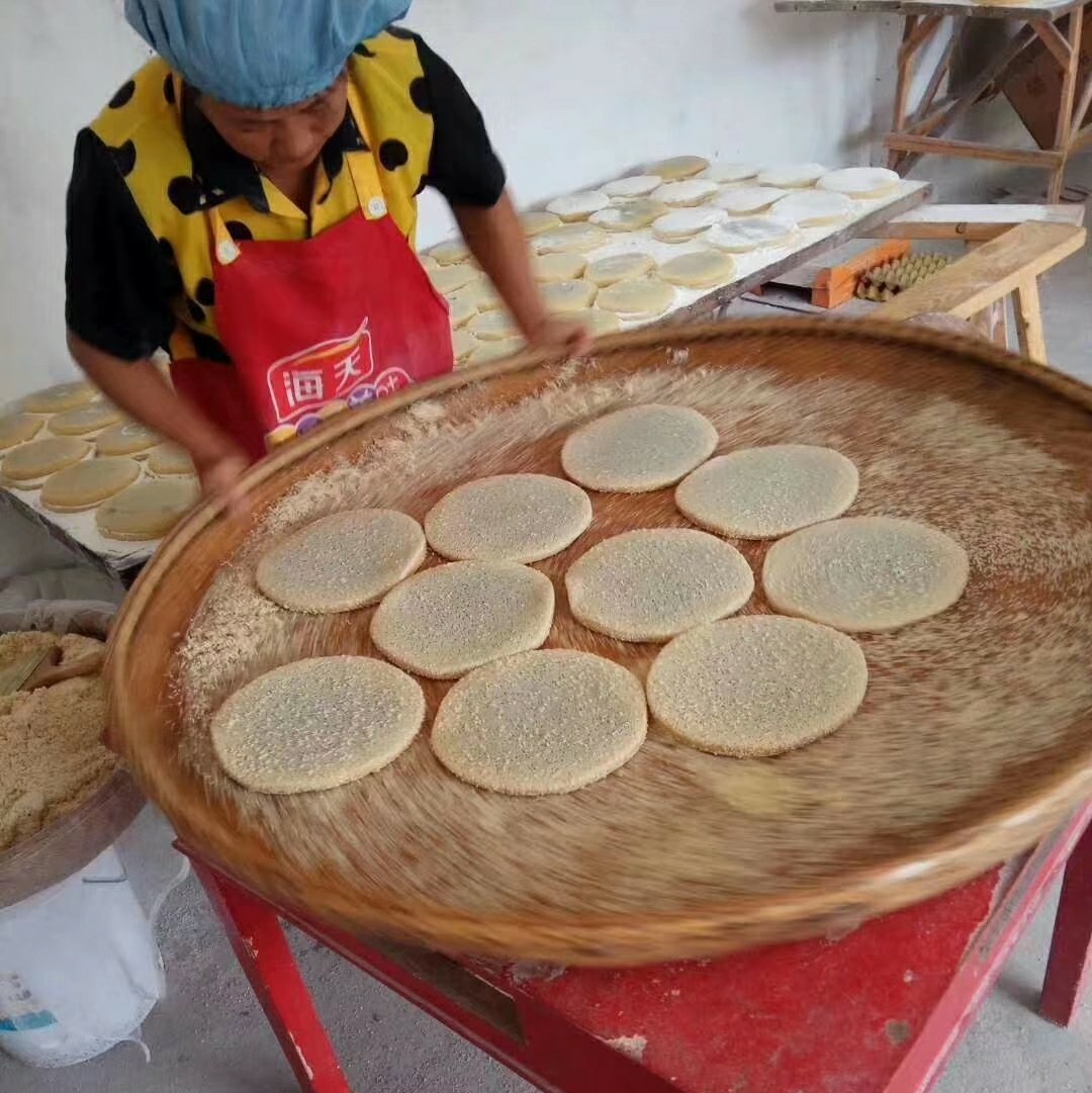 安徽特产岳西大别山传统手工糕点麻滩河超大芝麻月饼