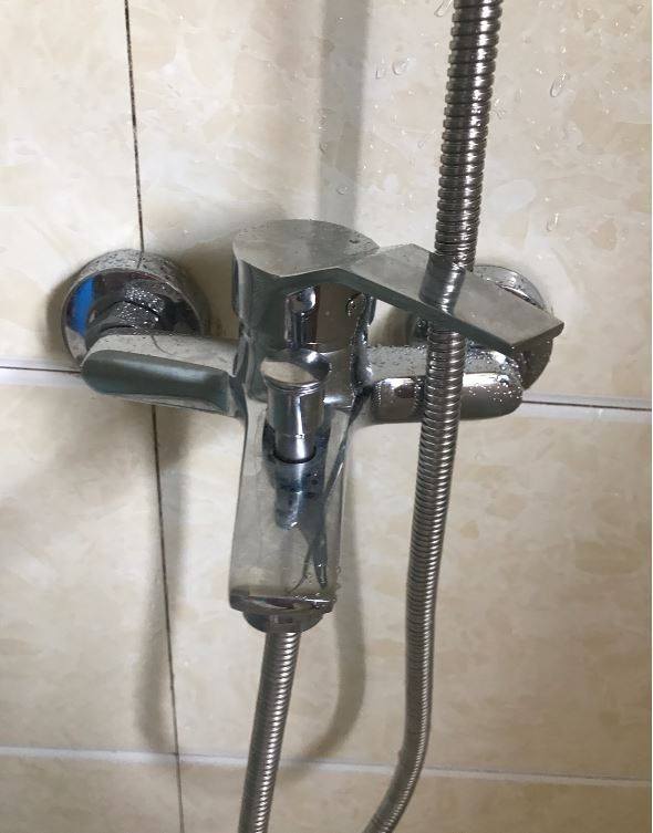 淋浴龙头浴室开关洗澡沐浴混水阀电热水器花洒暗装三联冷热水龙头