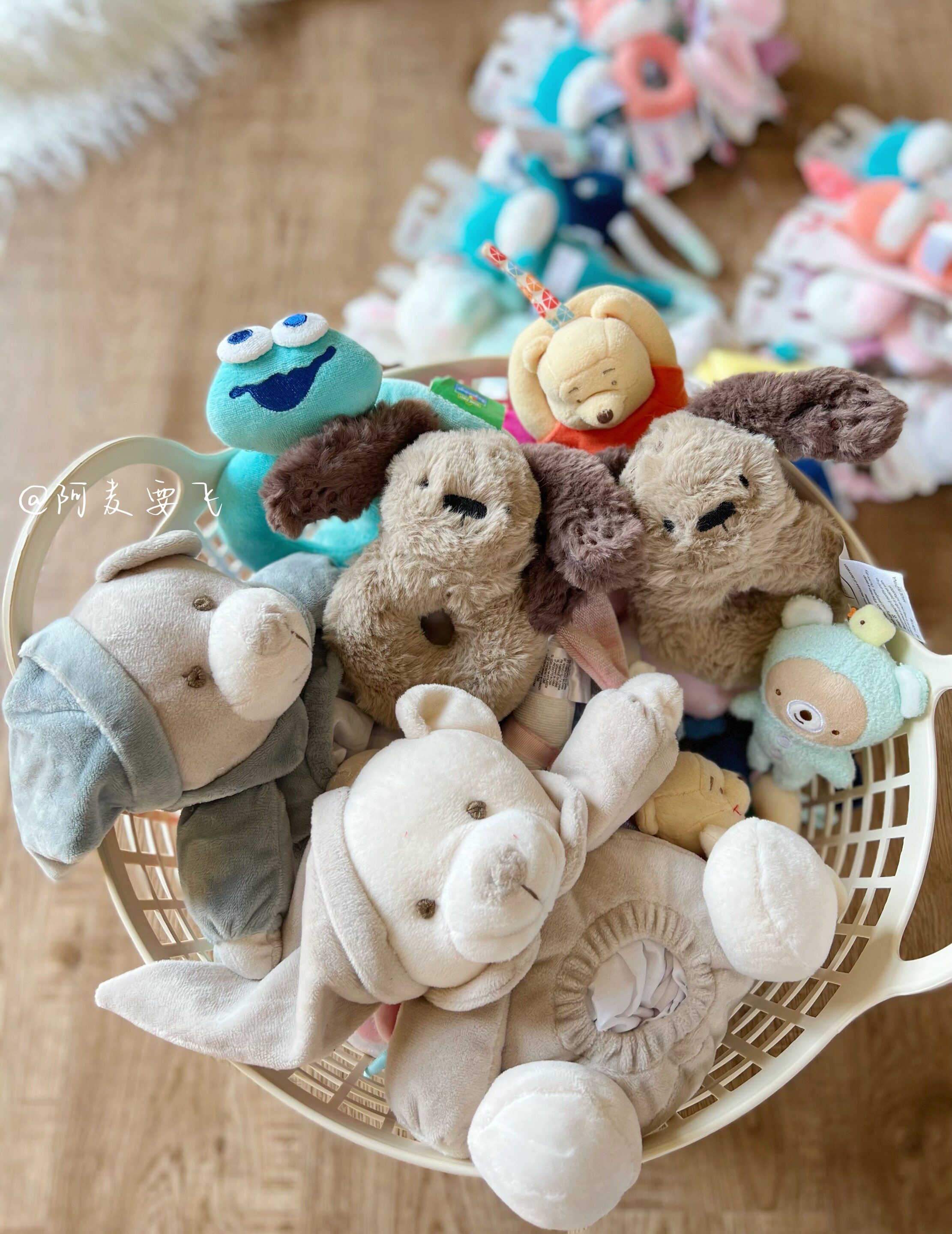 婴儿宠物玩具超好咬软奶萌响铃发声声叫大气囊中发声玩具