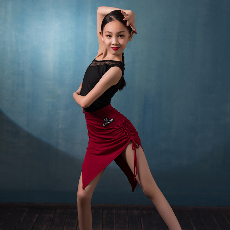 16小女孩跳拉丁舞 舞蹈图片