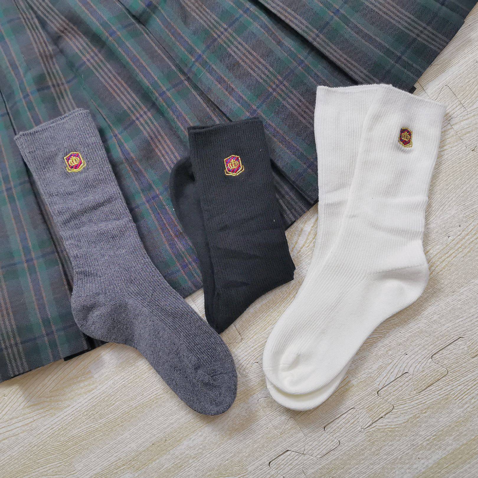 巴哥短袜纯棉三色纯三色刺绣盾牌学生制服jk中筒袜