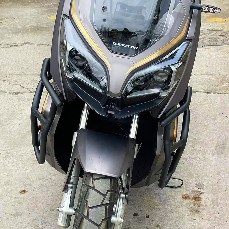 适用钱江adv150改装护杠车身保护加厚防撞保险杠摩托车保险杠