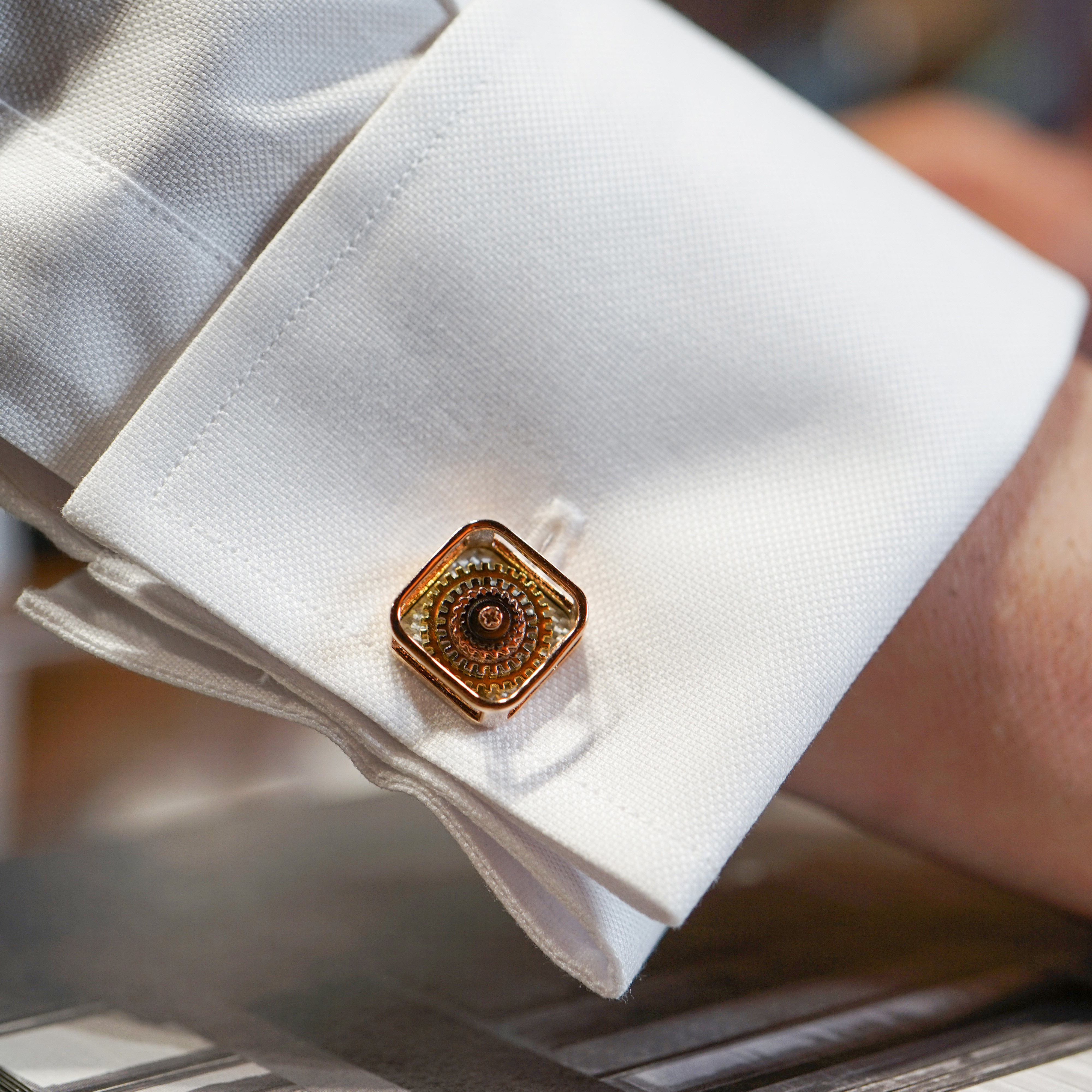 英国tateossianrt热门方形碳纤维宝塔齿轮袖扣铁马今歌袖扣