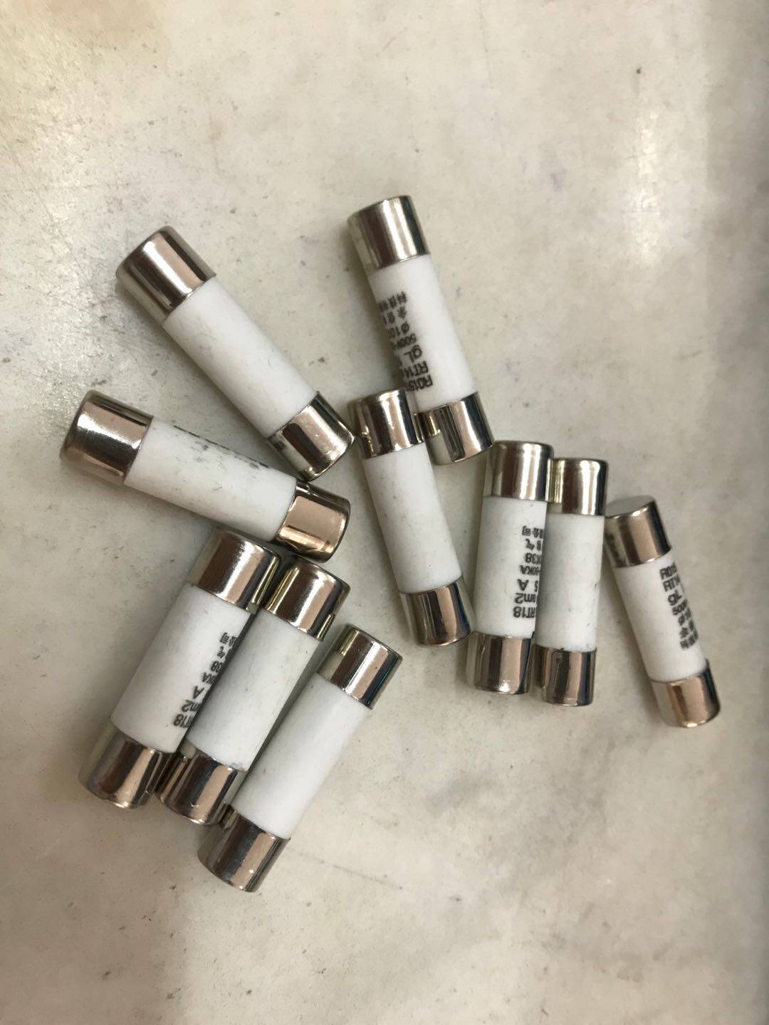 r015熔断器ro15陶瓷保险丝10x38rt181a2a3a熔丝