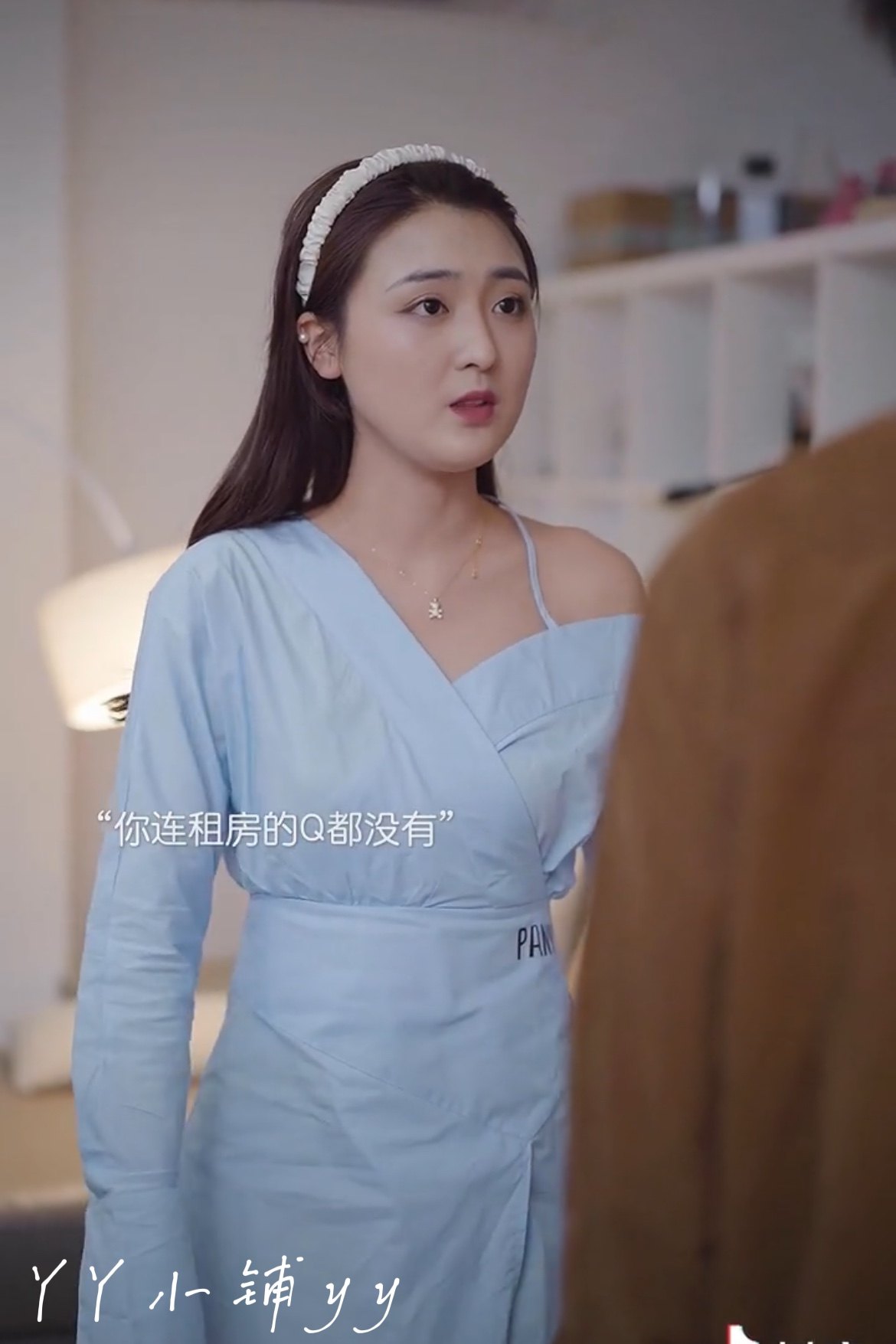 乔七月迪丽热巴同款蓝色露肩不规则连衣裙性感衬衫裙2022春夏新款