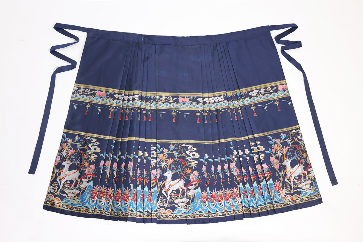 紫玉一片片式明制仿妆花织金马面裙半身日常汉服