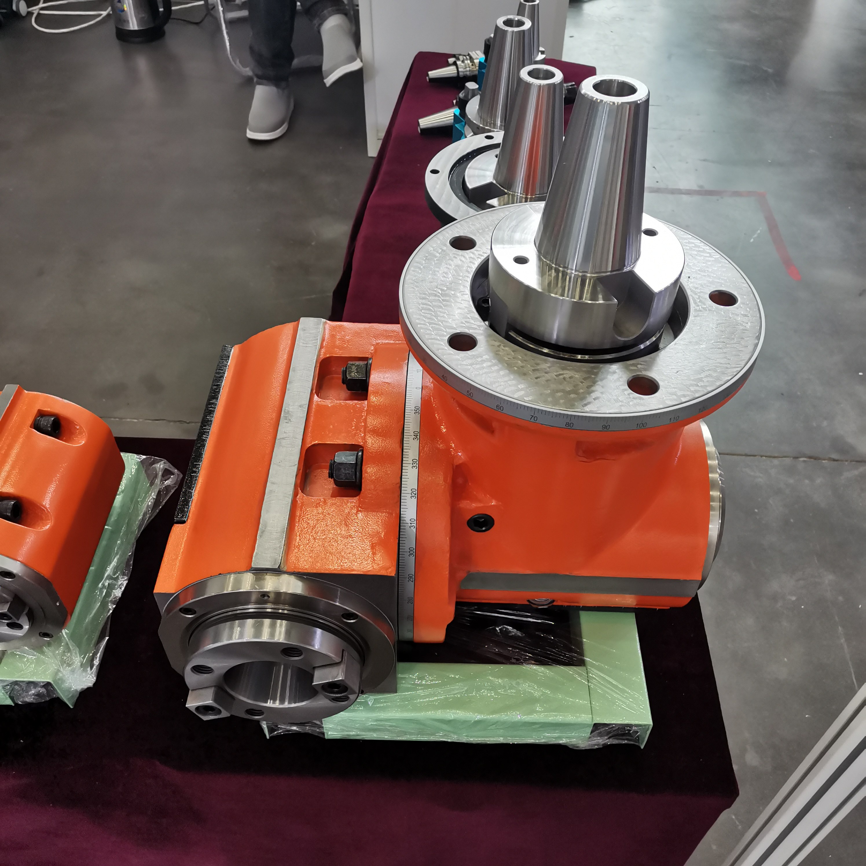 侧铣头龙门侧门侧铣头bt50源头厂家多角度可调万向铣头