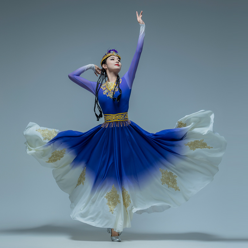 新款维族舞蹈演出服新疆民族风服装装成人艺考大民族服装
