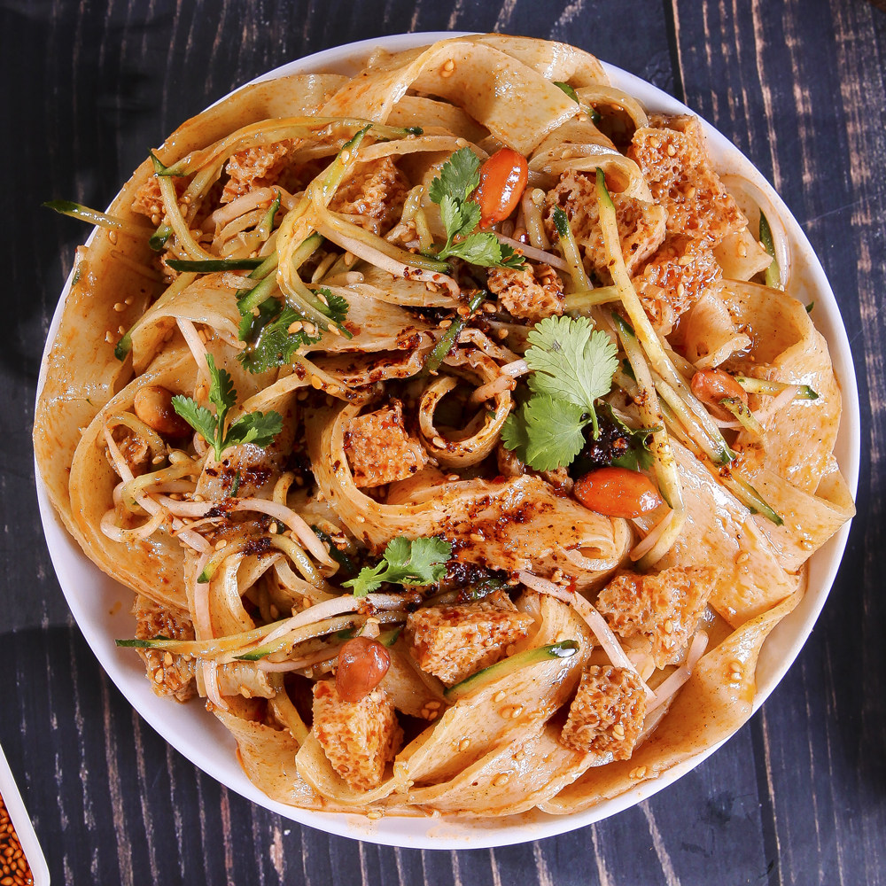 嗨皮宿迁面皮香辣凉皮泗洪徐州睢宁邳州特产冲泡方便面