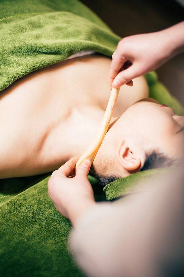 日本桧木体雕棒面雕棒擀筋棒瘦肚子背的美容院按摩棒