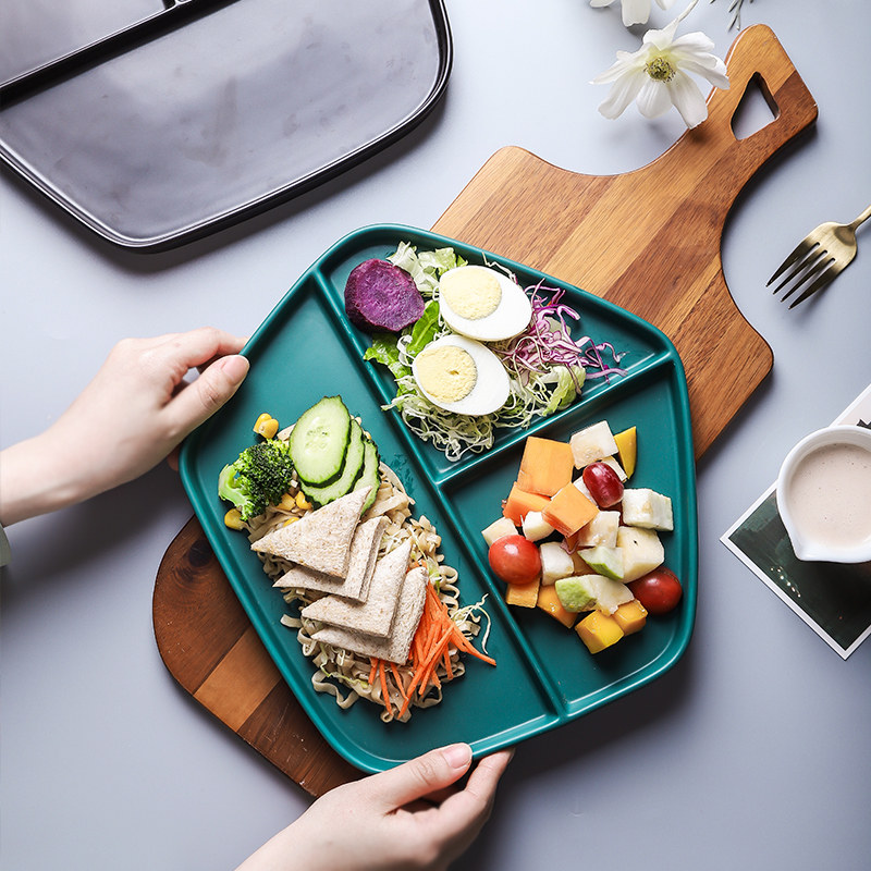 餐盘家用陶瓷减肥分隔盘子定量减脂健身一人盘