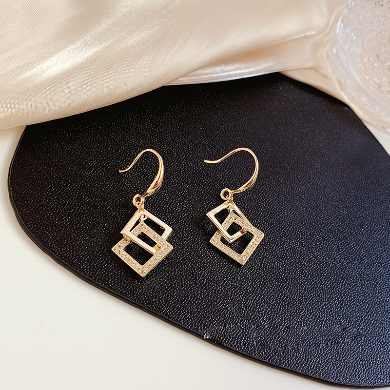 2020年新款耳钉耳环女网红气质圆脸爆款耳坠耳饰方形水钻耳钩饰品