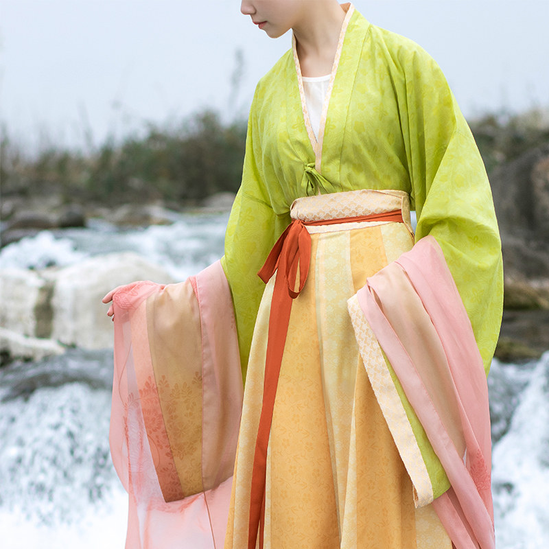 裳宫语莺莺魏晋南北朝风汉服女天丝褶衣圆领衫齐腰汉服