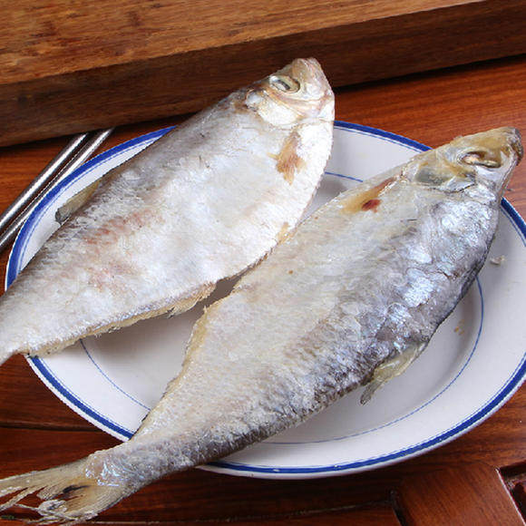 一斤以上二刨咸鳓鱼不臭不霉白鳞鱼咸鱼非霉鱼干