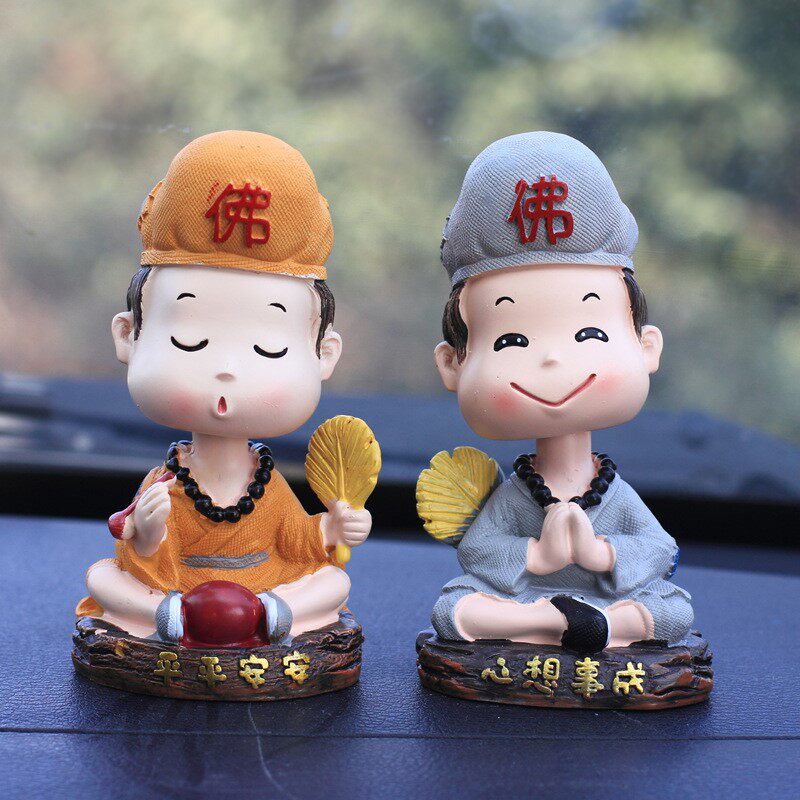 抖音新款活佛济公车载创意车内饰品摇头小和尚摆件