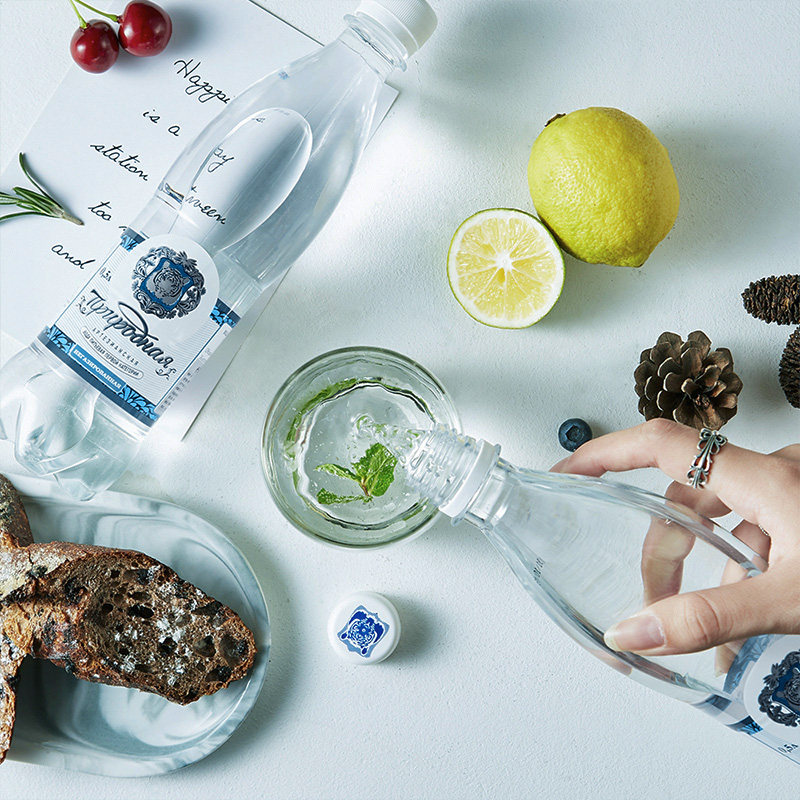 俄罗斯原瓶进口天然气泡水6瓶