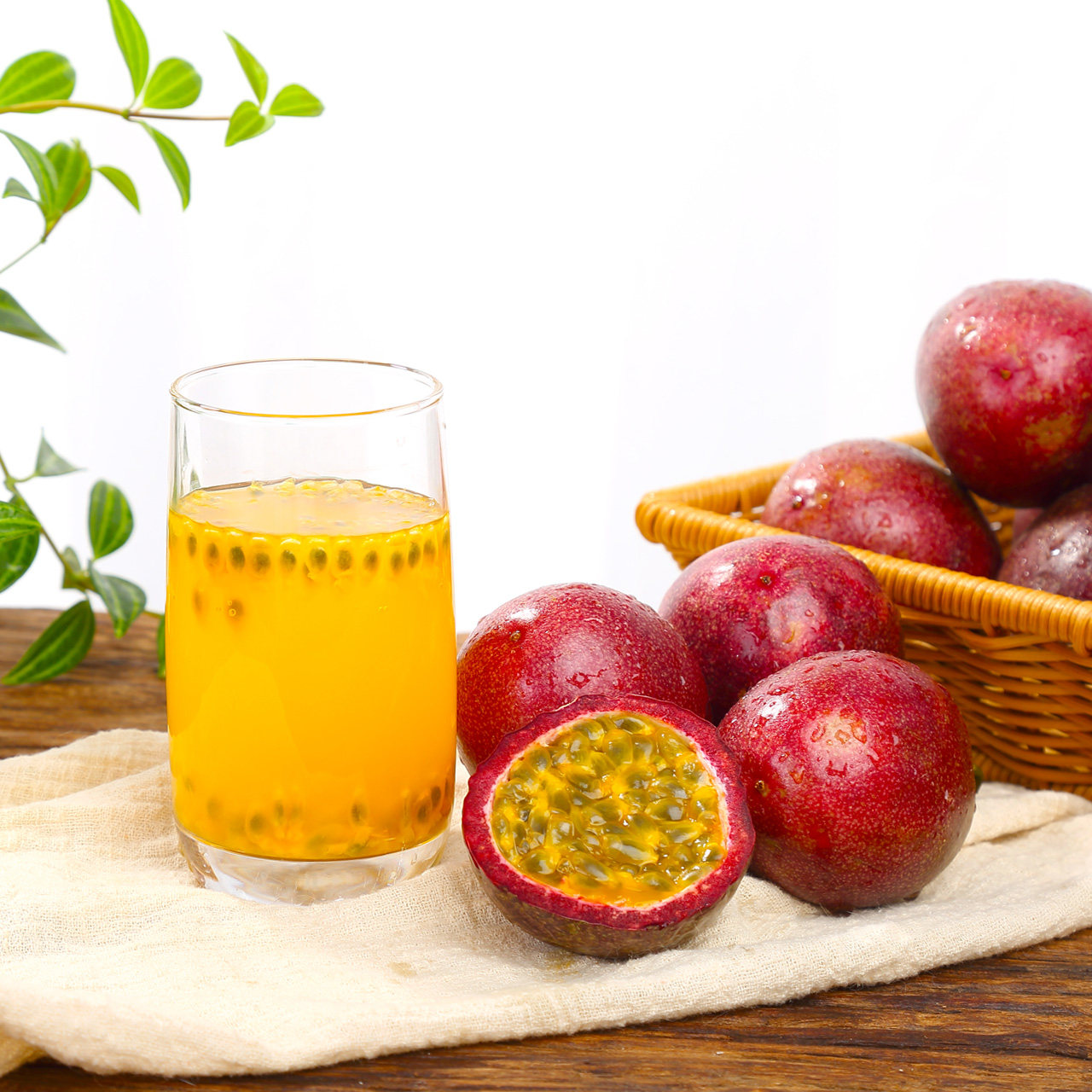 广西百香果新鲜5斤大果云南一级白香果现摘纯甜包百香果