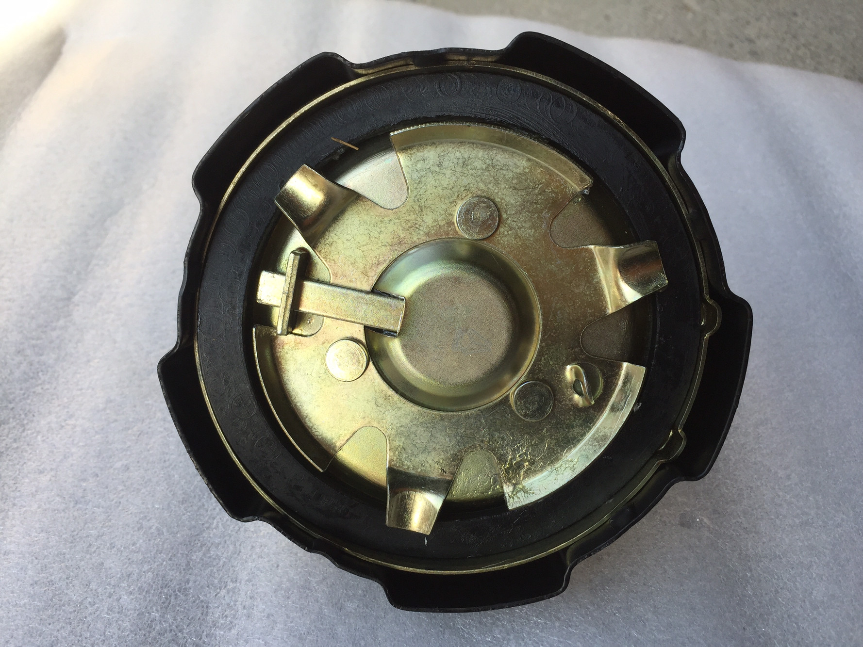 油箱适配重汽货车原厂正品豪沃轻卡油箱盖