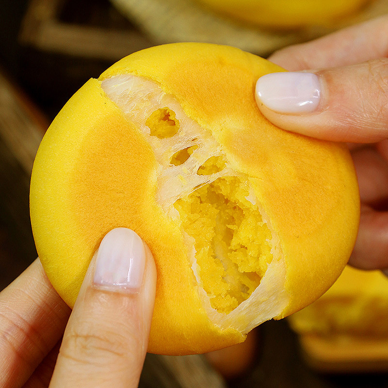 椰奶饼椰蓉馅饼糕点软糯代餐小吃椰子酥饼椰丝小吃点心甜点零食品