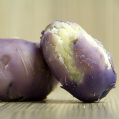 云南南大凉山现挖新鲜洋芋七彩彩心紫皮土豆土豆