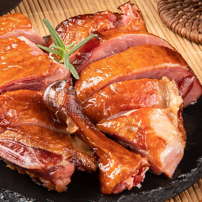 湖南湘西特产美食腌肉农家自制烟熏板鸭腊肉腊