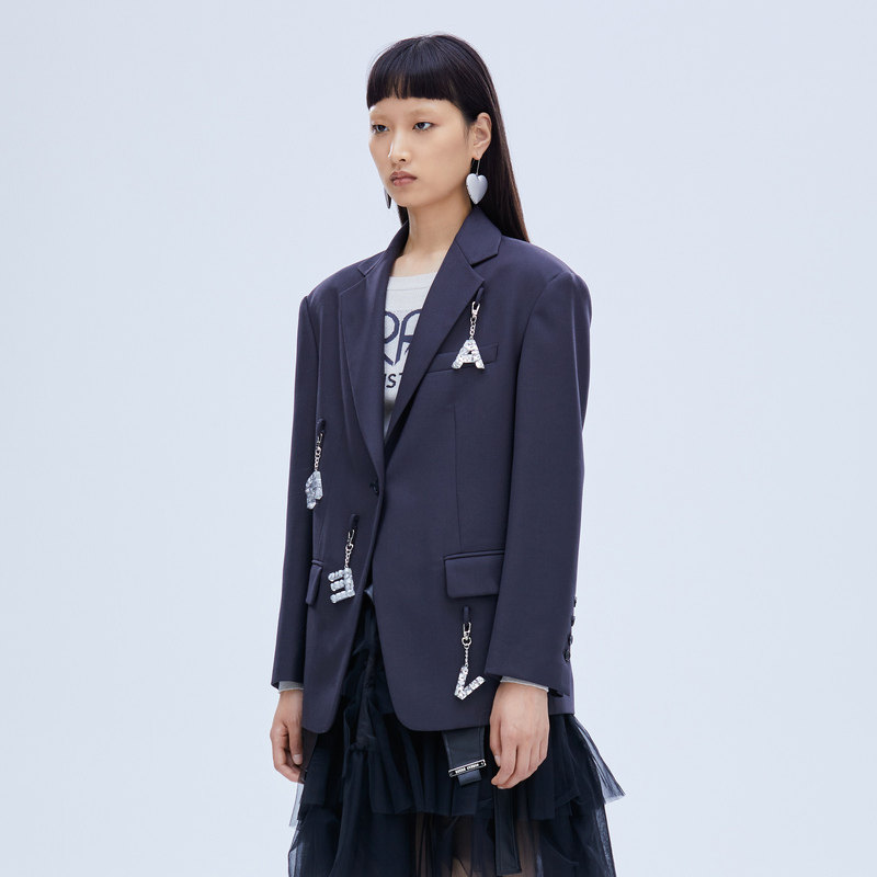 revan芮范2021冬季设计师高级感炸街水钻西装外套西装