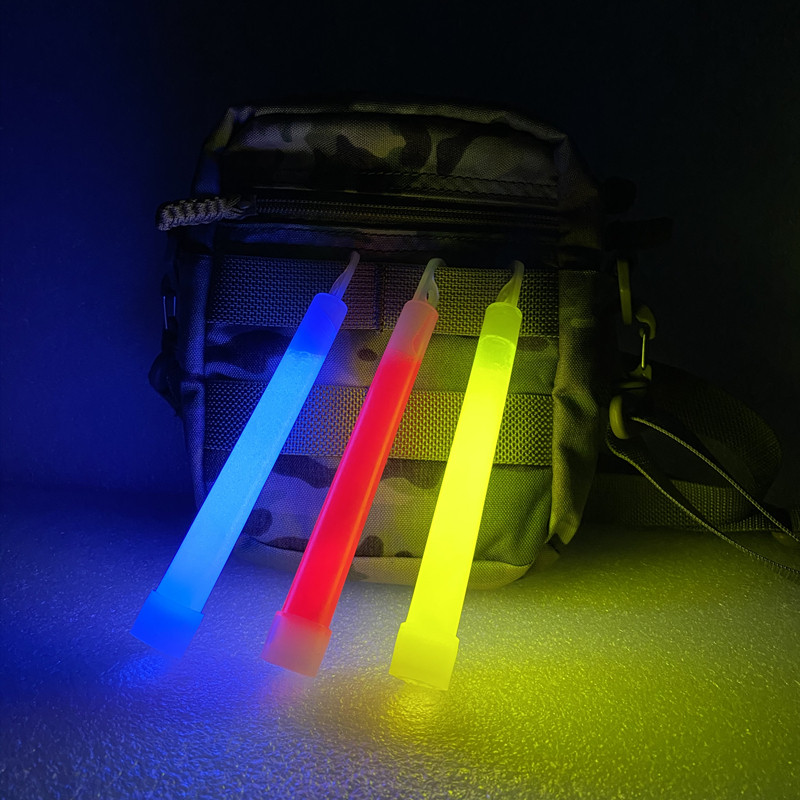 户外野营探险求生装备6寸带勾荧光应急照明救生棒