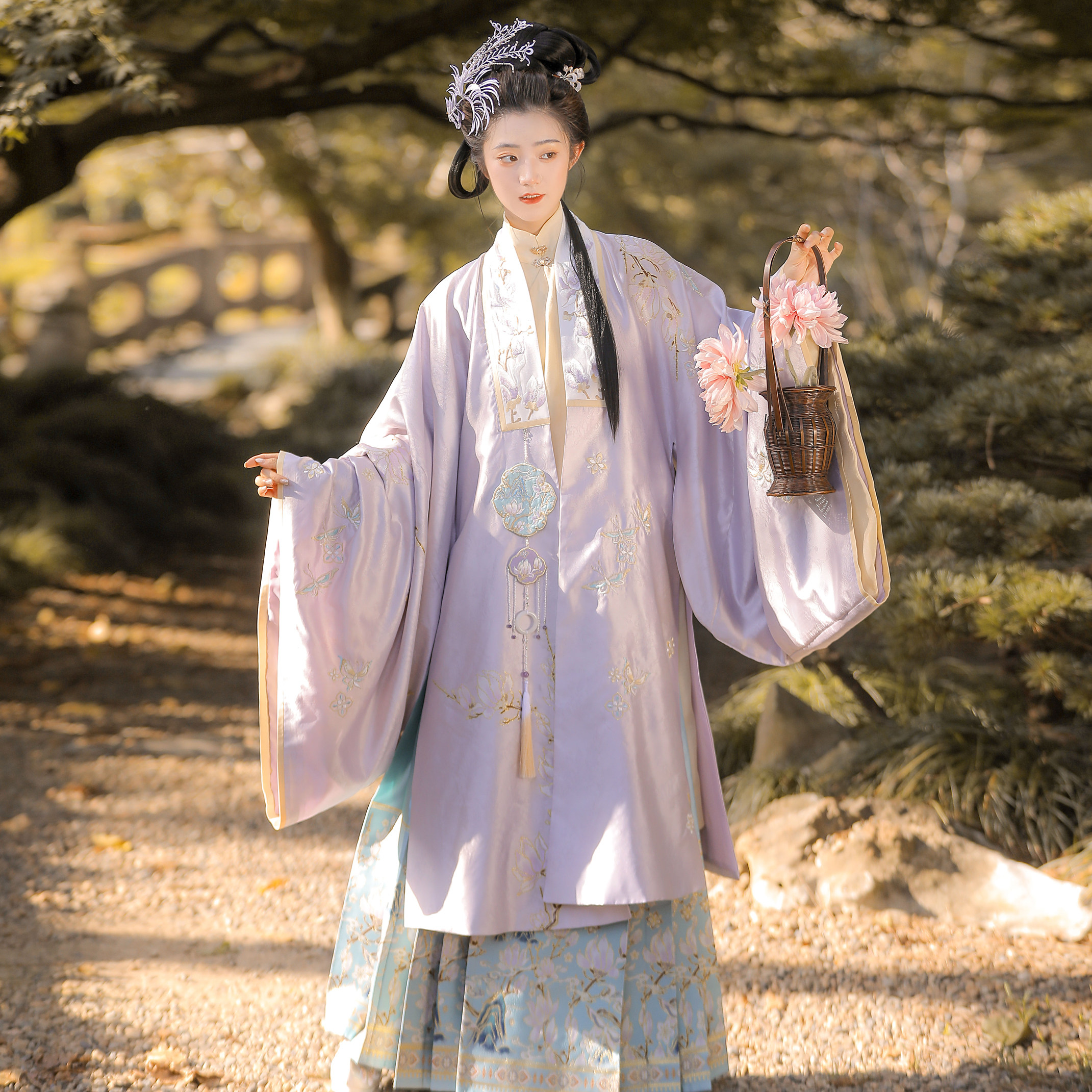 西塘汉服文化周联名银花玉雪明制秋冬马面裙披风汉服