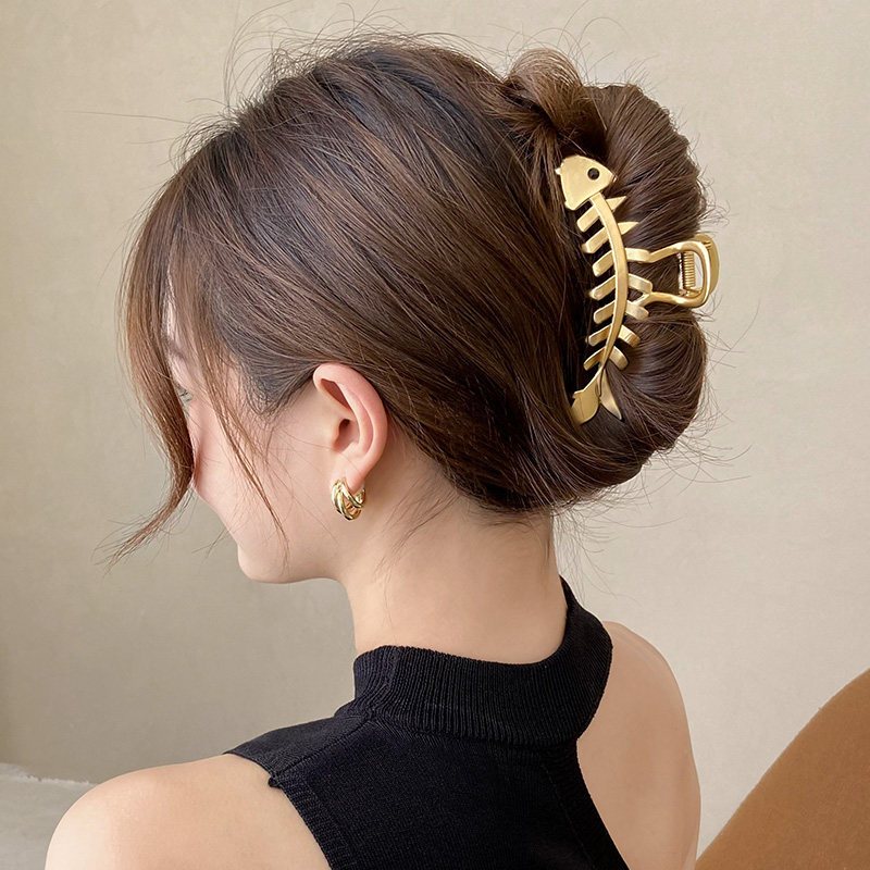 盘发抓夹头发夹子头饰女发量多鲨鱼大号夏季发饰